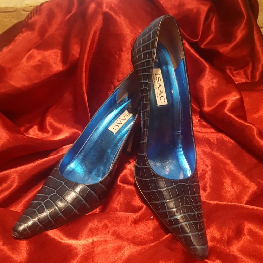 Isaac teal leather alligator stamped pumps